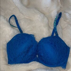 Victoria's Secret Vibrant Blue Lace Bra there are like new